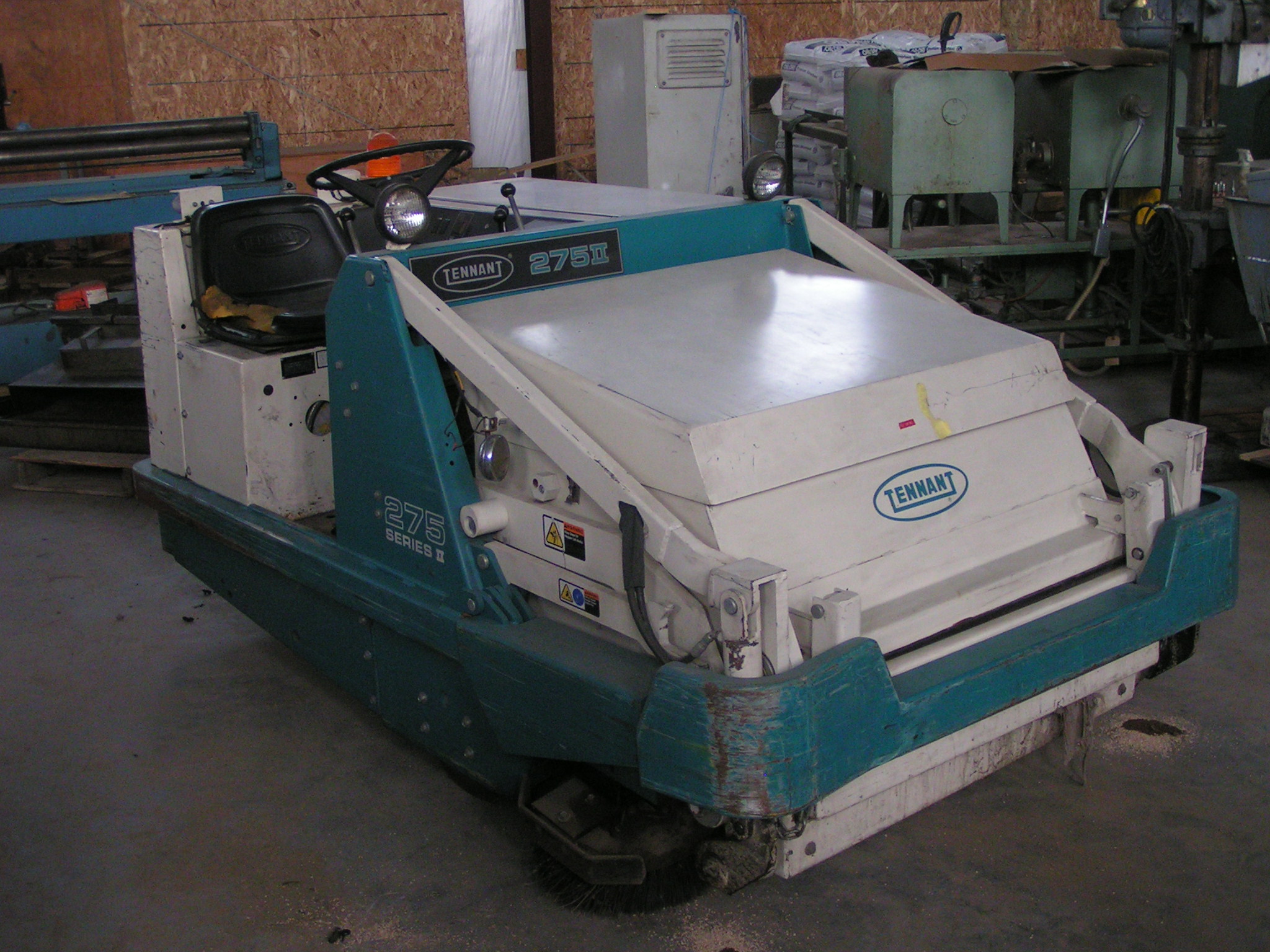 Floor Sweepers-Scrubbers: RR 576 Tennant 275 Series II Floor Sweeper